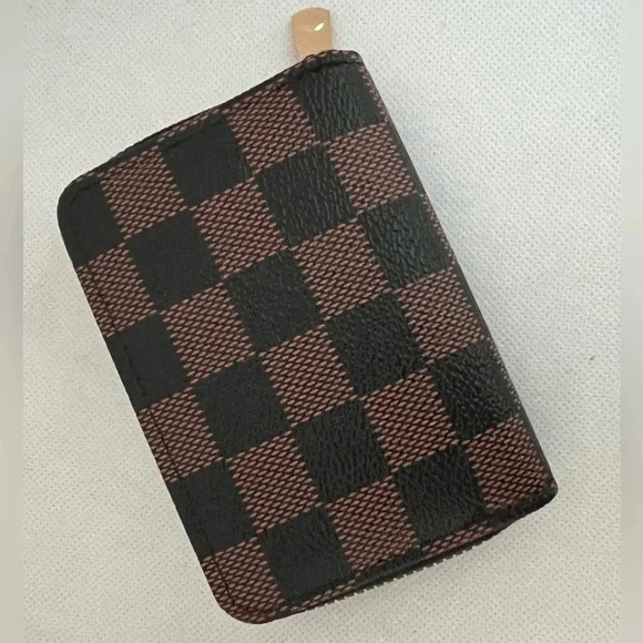 Card wallet | classic zippy look, brown & black check. . - Picture 11 of 11